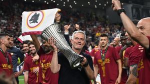 AS Roma Advances To Europa League Playoffs With 2-0 Victory