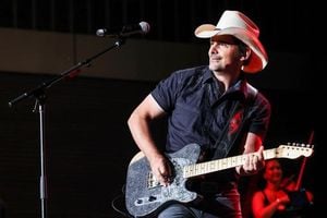 Brad Paisley Returns To Illinois State Fair This Summer