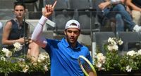 Diretta Internazionali Roma, Paolini in campo alle 14,30. Berrettini vince all'esordio: Fearnley sconfitto 6-4 7-6 (0). Sinner gioca alle 19