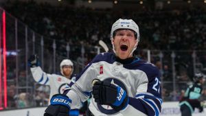 Winnipeg Jets Extend Winning Streak With 3-0 Win Over Hurricanes