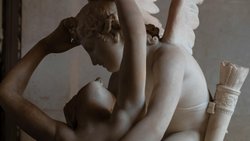 Gerçeklikte Yaşanmamış Olan Duyguları Özler Hale Getirir