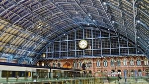 Eurostar Unveils Double-Decker Trains For Channel Tunnel