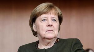 Merkel Criticizes Merz For Far-Right Ties On Immigration