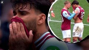 Lucas Paquetá Breaks Down After Yellow Card In Draw