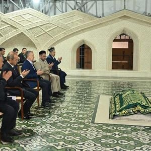 President Mirziyoyev Honors Religious Heritage During Samarkand Visit