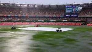 Rain Impacts Brisbane Test As Australia Leads India