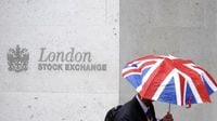 London stock markets tops 10,000 points for first time