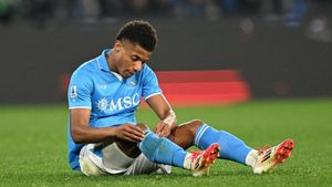 David Neres Injures Muscle, Napoli Faces Title Challenge