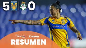 Tigres UANL Overpowers Santos Laguna 3-0 With Two Own Goals