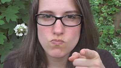 Kişiliğe Saldırı (Ad Hominem) Safsatası: İnsanlar Cevap Veremediklerinde Neden Kişiliğe Saldırıyorlar?