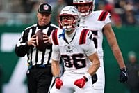 Watch: Patriots rookie WR Efton Chism III records first NFL catch