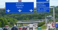 Yvelines : au moins 36 blessés dans un accident impliquant des bus transportant des militaires : Actualités - Orange