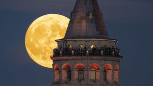 September Moon Unveils Supermoon And Partial Eclipse