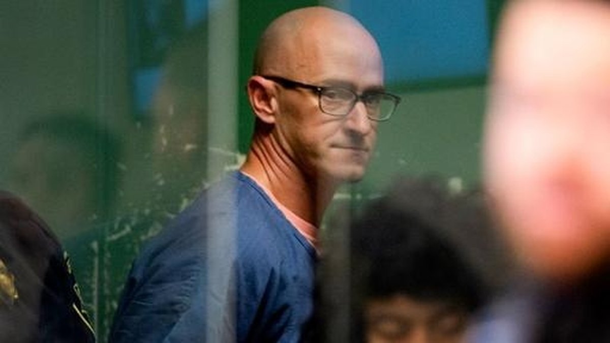 Former Alaska Airlines Pilot Pleads Guilty In Cockpit Scare - Grand ...