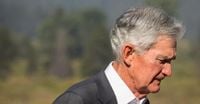 Powell Is on the Cusp of Taking a Big Gamble With the U.S. Economy
