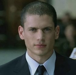 Hem akademik hem normal hayata gore zeki olmak icin neler yapmalıyım michael scofield misali bir zekaya nasıl ulaşırım?