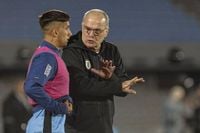 Los 23 de Uruguay para enfrentar a Argentina y los 15 que mirarán desde la tribuna