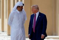 TRT World - Trump issues executive order pledging US military cover for Qatar