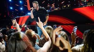 Blake Shelton Reunites With Trace Adkins At CMA Fest
