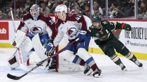 Avalanche Defeat Wild 5-2, Tying Central Division Standings