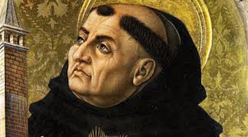 Thomas Aquinas'a göre Tanrı tektir. Bu Tanrı salt ruhtur ve yetkindir. Tanrı her şeyin yaratıcısı ve varlıkta tutanıdır. O evrendeki varlık kümesinin bir üyesi değildir. O ve yaratılmış olanların doğası birbirinden farklıdır ve yaratılanlar ile Tanrı’nın tabiat olarak herhangi bir kesişim kümesi bulunmamaktadır.