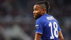 Nkunku Eyes Manchester United Move Amid Transfer Talks