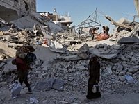 Updates: Israel kills 3 in Gaza, Trump threatens ‘to go in and kill’ Hamas