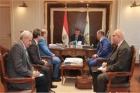 وزير الزراعة يبحث توطين تكنولوجيا تصنيع اللقاحات البيطرية