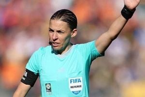Stephanie Frappart Makes History Refereeing England Senegal Friendly