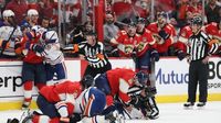 Stanley Cup Brawl: Massive melee breaks out between Panthers, Oilers late in Game 3