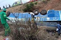 At least 42 migrant workers killed in bus crash in South Africa - UPI.com