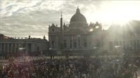 Conclave: Cerca de 45 mil pessoas esperam primeira fumaça no Vaticano | CNN Brasil