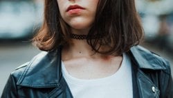 Bir kadın saçlarını neden keser?