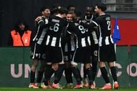 Contre toute attente, Angers fait tomber Strasbourg et s’offre un grand bol d’air dans la course au maintien | DAZN News FR