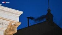 EN DIRECT - Conclave : fumée noire après le premier vote, pas de nouveau pape | TF1 INFO