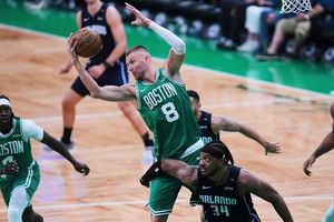 Kristaps Porzingis Returns After Nasty Elbow Injury