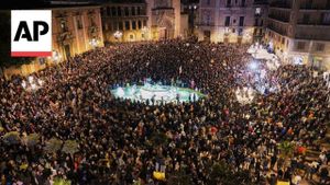 Protests Erupt Against Carlos Mazón During Orihuela Visit