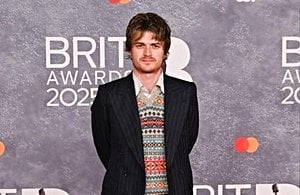Joe Keery And Tinie Tempah Shine On Graham Norton