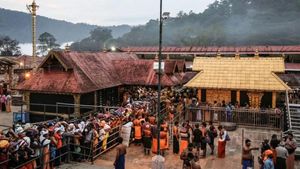 Kerala Police Officers Spark Outrage At Sabarimala Temple