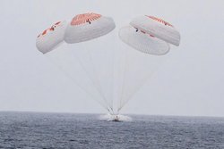 SpaceX Kapsülü, 5 Aylık ISS Görevinden Sonra Pasifik’e Başarıyla İndi.