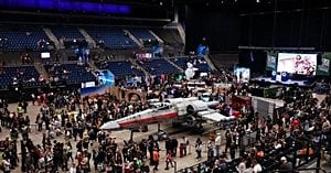 Stranger Things Cast Shines On Screen And At Comic Con