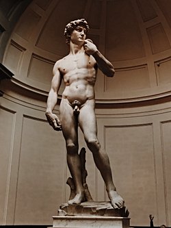 Eski heykellerde gelişmiş fiziği nerden biliyorlar?