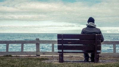 Şizoid Kişilik Bozukluğu Nedir? Belirtileri ve Tedavi Seçenekleri Nelerdir?