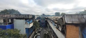Fire Destroys Teatro Da PUCPR During Ceremony