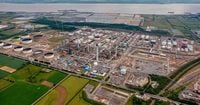 Owner of Lindsey oil refinery enters liquidation
