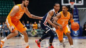 Tennessee Volunteers Hold Off Missouri Tigers For Win