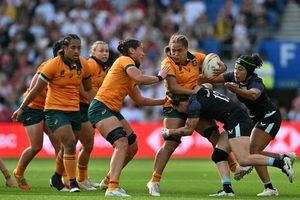 England Overcome Australia But Face Quarterfinal Injury Crisis